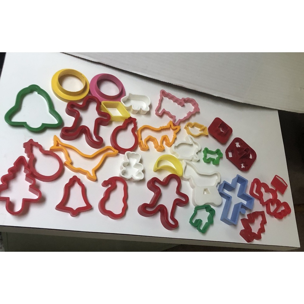 Cookie Cutters Lot of 27 Vintage Misc Plastic Cookie Cutters Shapes, Animal